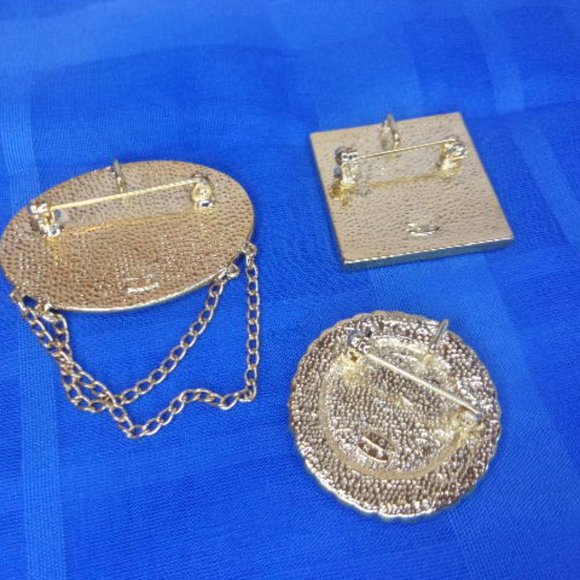 Avon Mark Pin Set 2003 - Picture 3 of 6